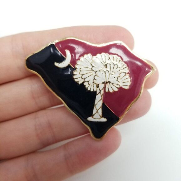 Vintage South Carolina Flag Brooch State Shape, Red Black White, Enamel Pin - Picture 6 of 7